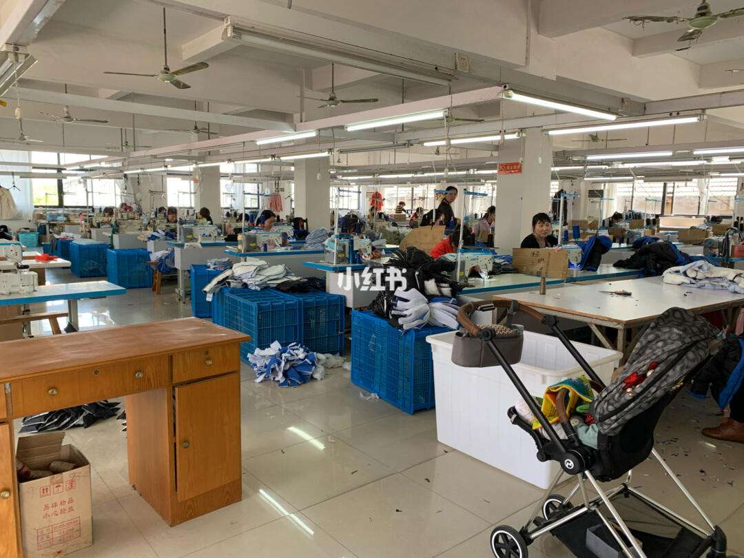 上海服裝廠加工與鞋帽零售行業的發展與前景